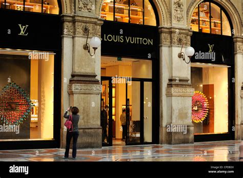 lv italy官網|Find Louis Vuitton Stores in Italy .